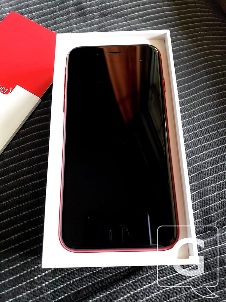 iPhone 8 (RED) avant