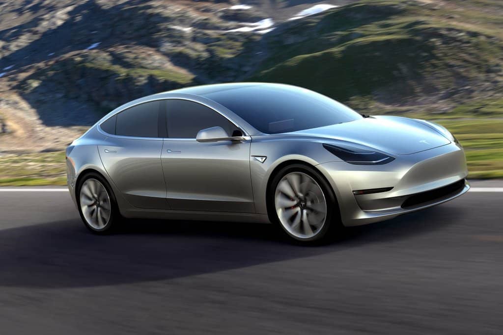 Tesla Model 3, gris